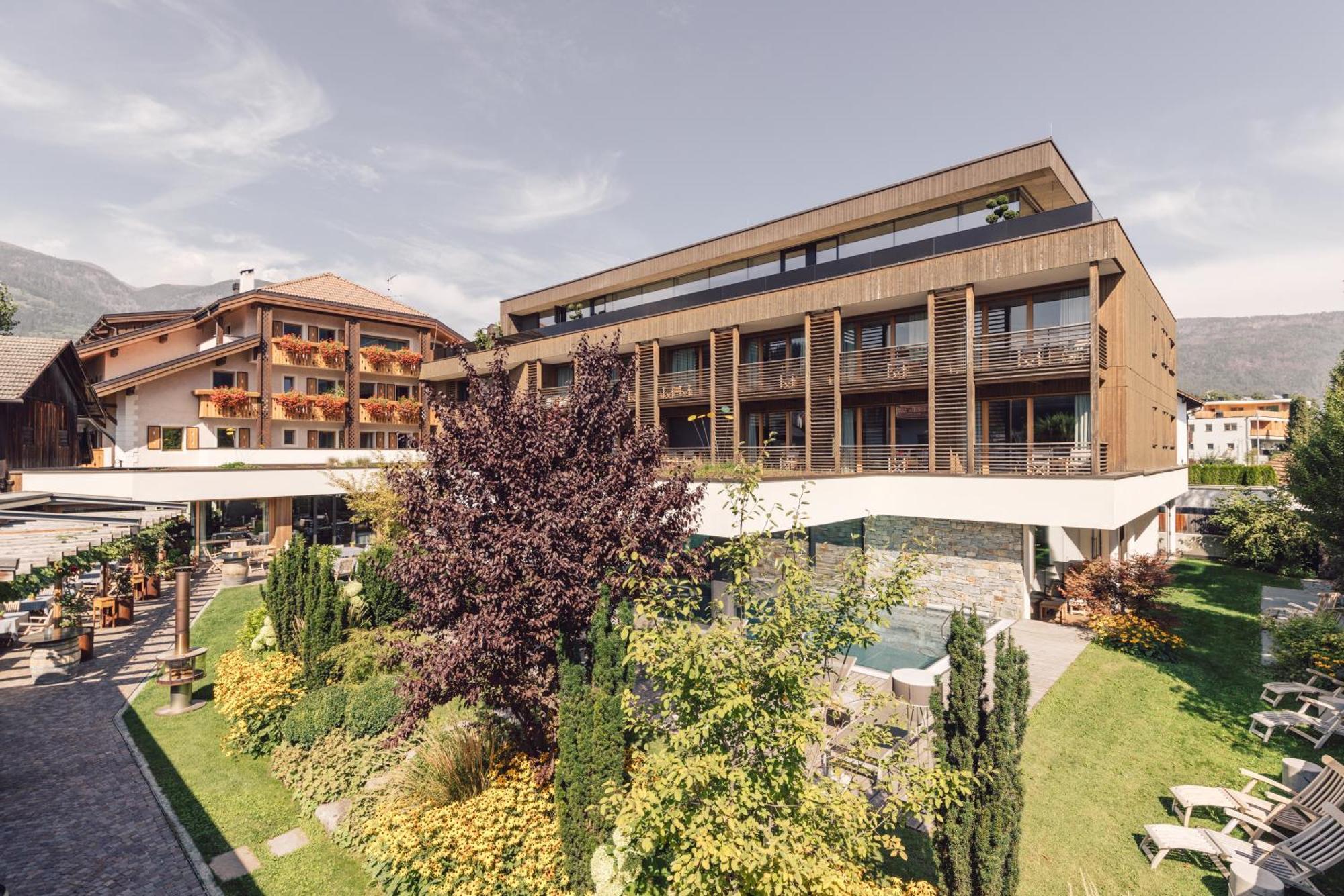 Hotel Restaurant Langgenhof Brunico Exterior foto